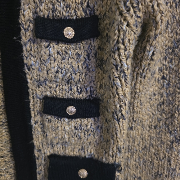 Elegant Black and Tan Women's Cardigan - Picture 4 of 11